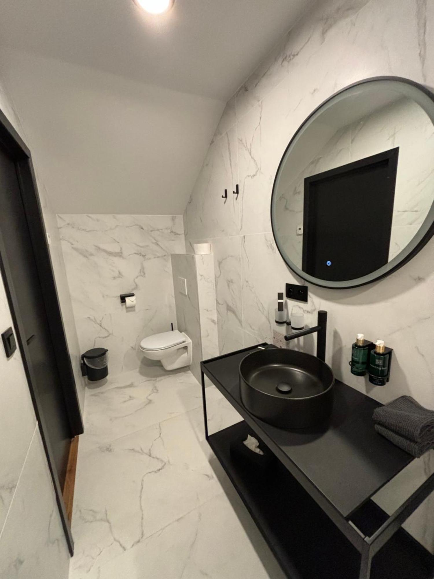 Hotel Mezza Notte Ронс Екстериор снимка