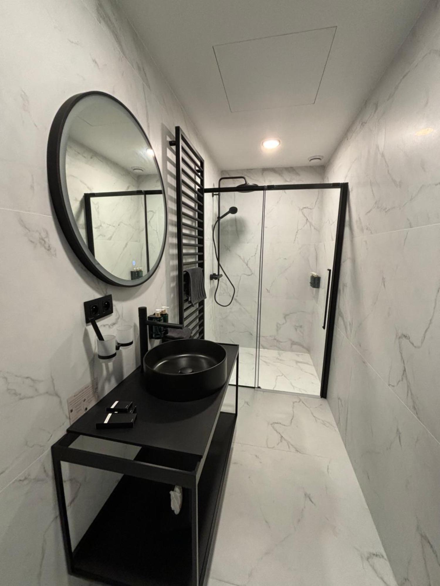 Hotel Mezza Notte Ронс Екстериор снимка