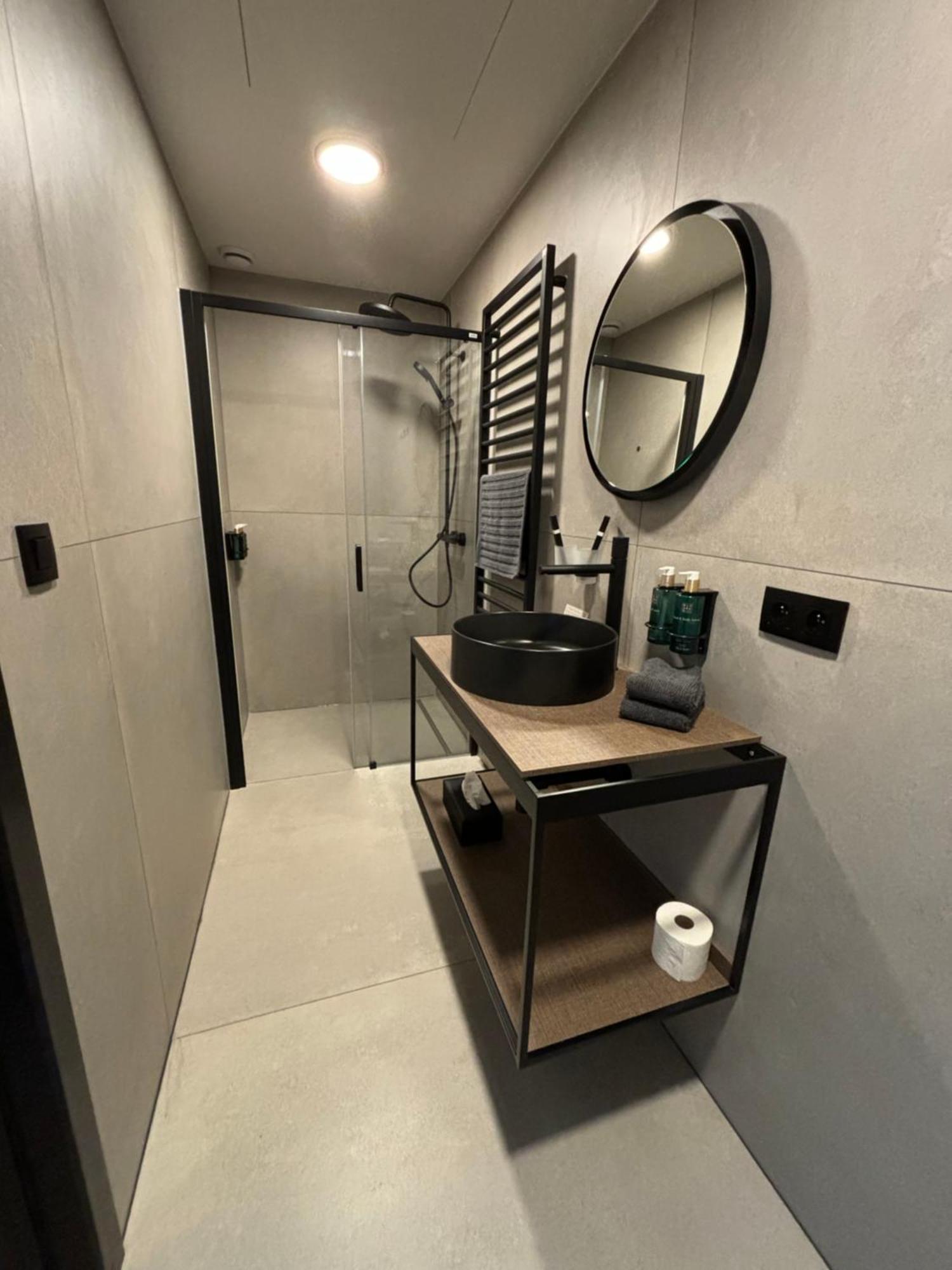 Hotel Mezza Notte Ронс Екстериор снимка