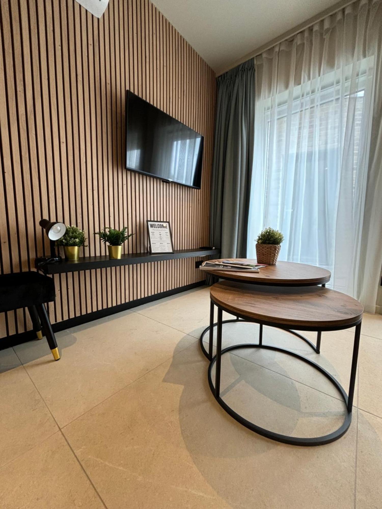 Hotel Mezza Notte Ронс Екстериор снимка