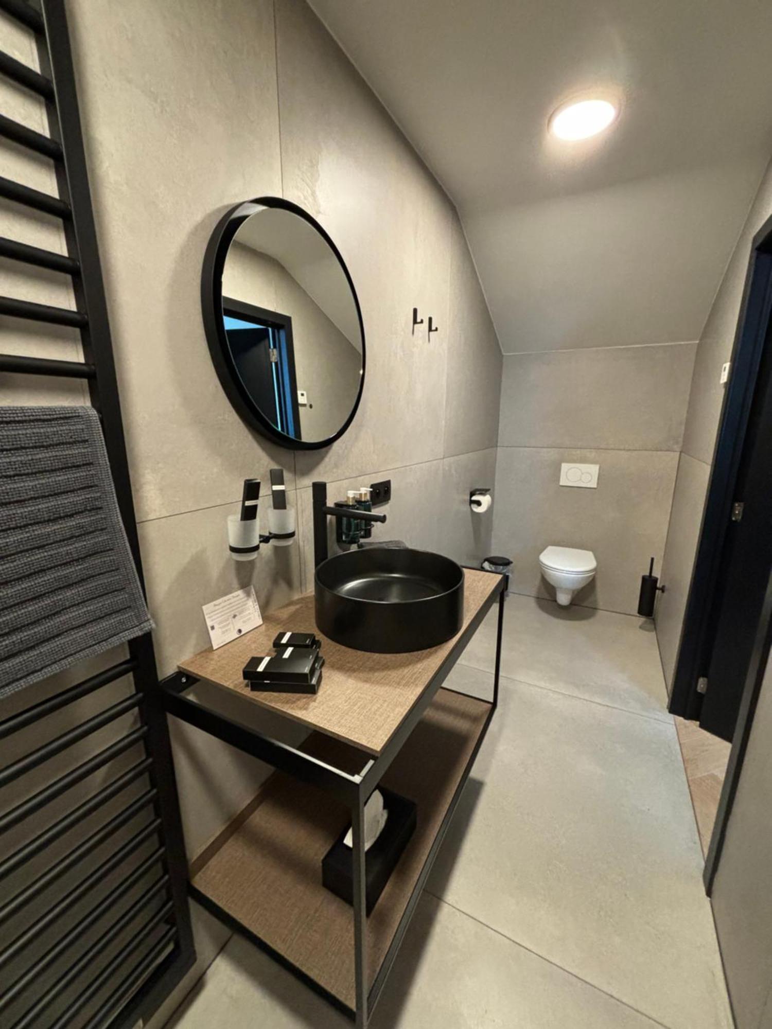 Hotel Mezza Notte Ронс Екстериор снимка