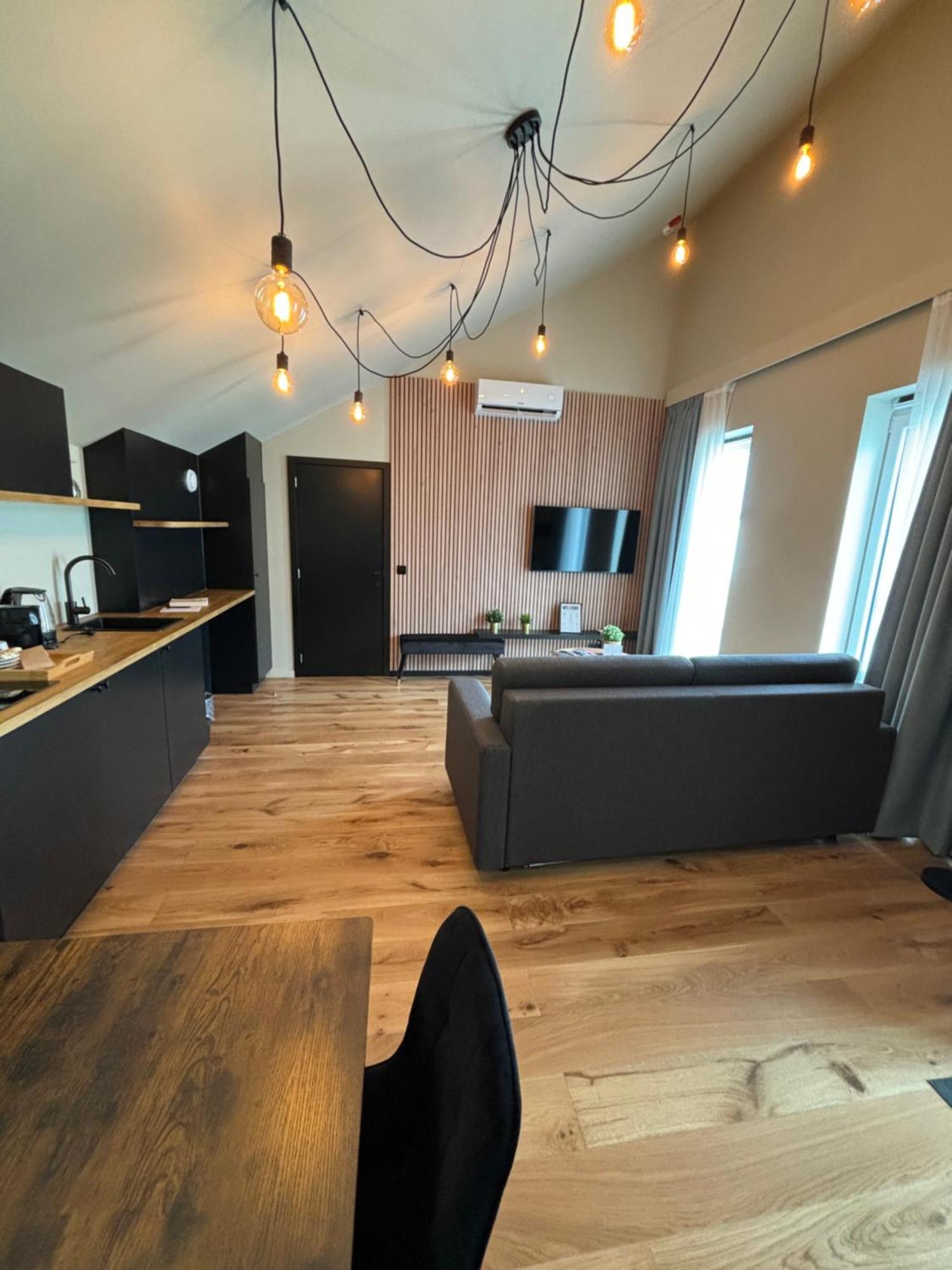Hotel Mezza Notte Ронс Екстериор снимка