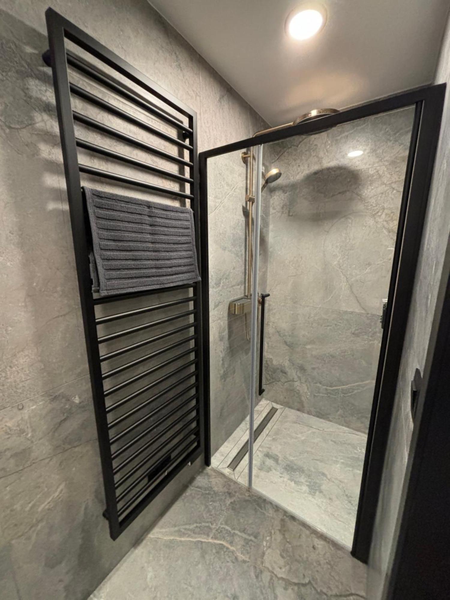 Hotel Mezza Notte Ронс Екстериор снимка