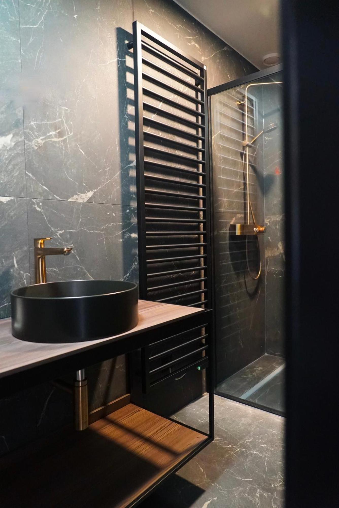 Hotel Mezza Notte Ронс Екстериор снимка