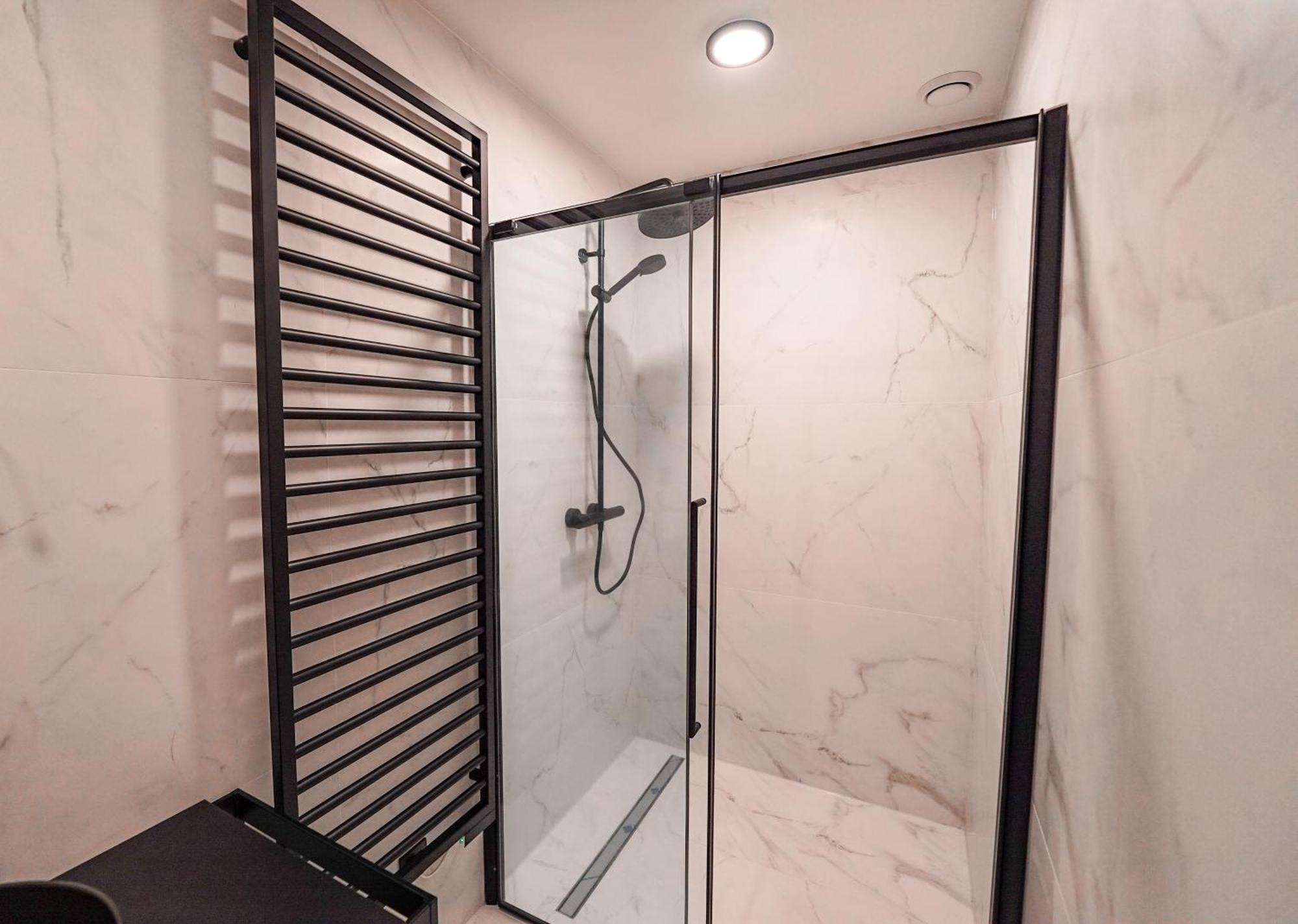 Hotel Mezza Notte Ронс Екстериор снимка