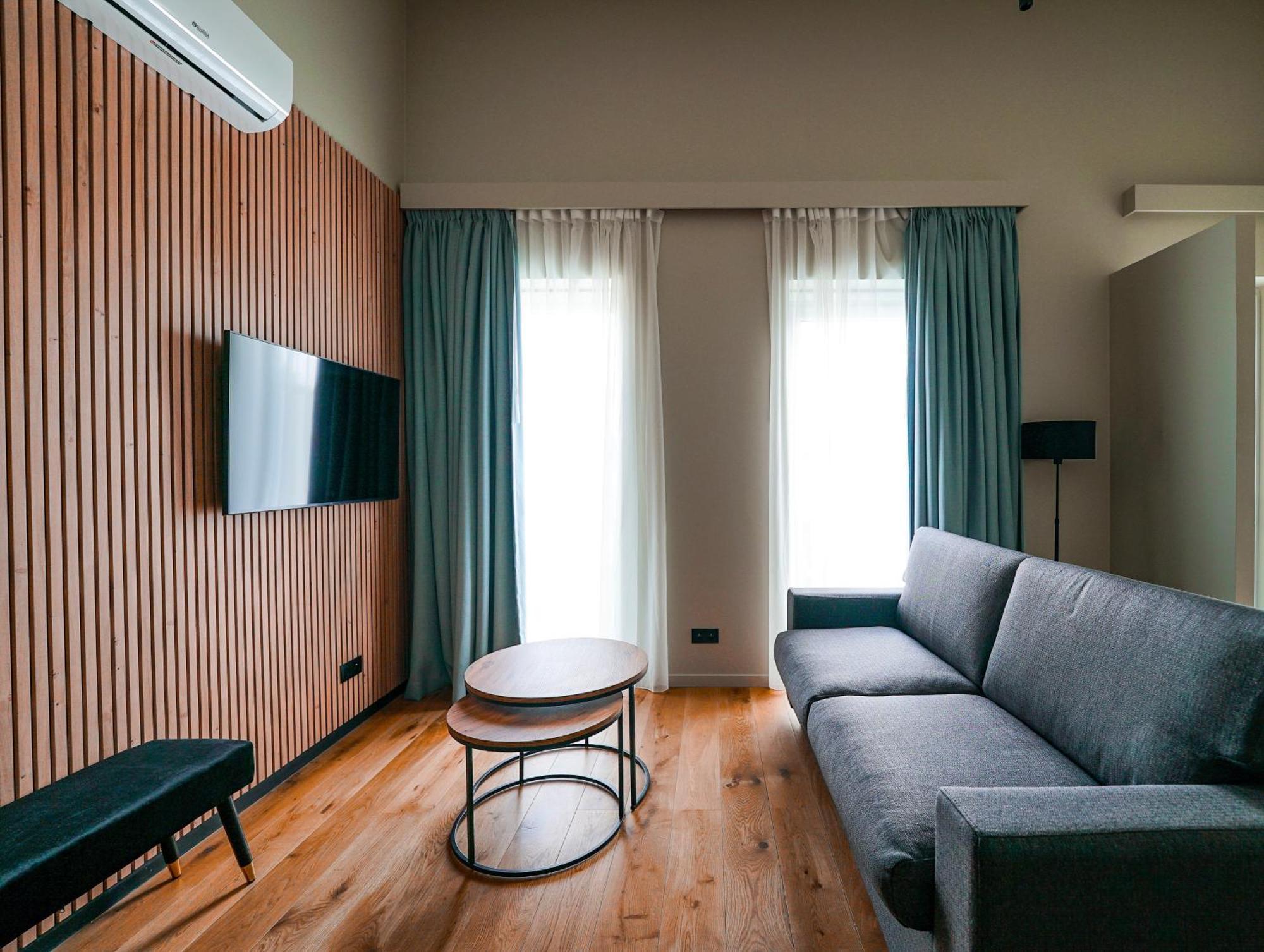 Hotel Mezza Notte Ронс Екстериор снимка